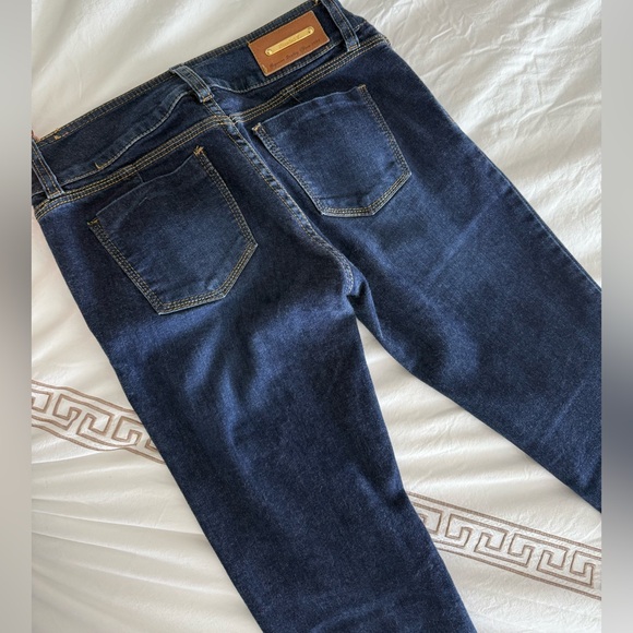 Studio F Perfect-Fit Stretch Jeans - Size 2 - Picture 5 of 5